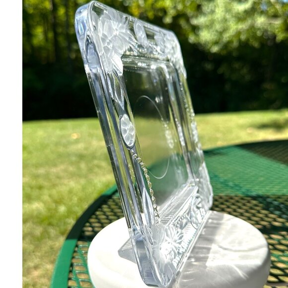 Vintage 5th Avenue Square Clear Crystal Illusions Picture Frame Raised Floral De - Picture 3 of 8